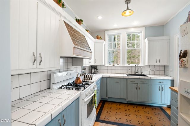 816 Nc Highway 751, Apex, NC 27523