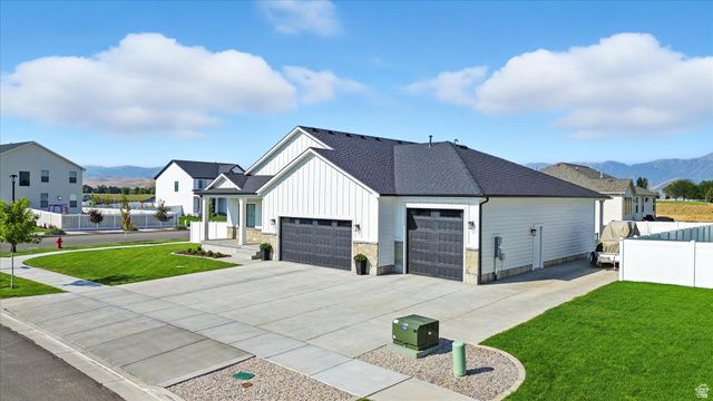 590 S 400 E, Hyrum, UT 84319