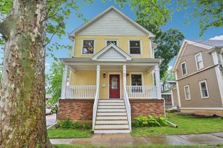 93 Liberty Street, West Dundee, IL 60118