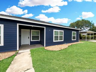 2903 N Zarzamora Street, San Antonio, TX 78201