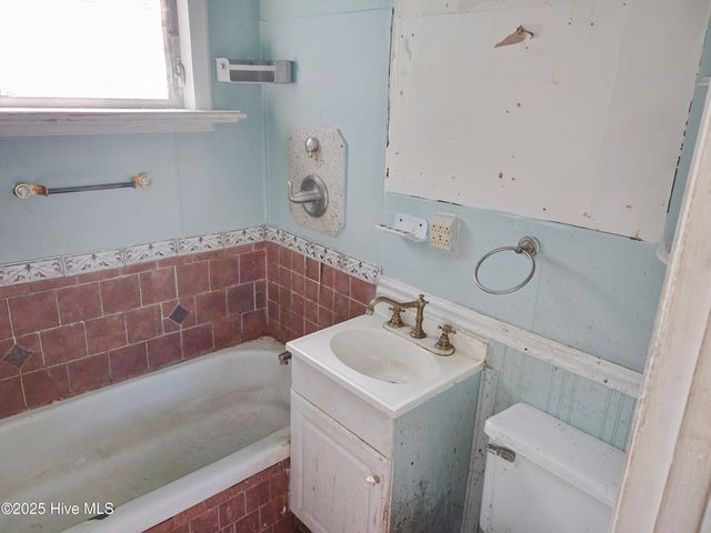 214 James Arthur Avenue, New Bern, NC 28560