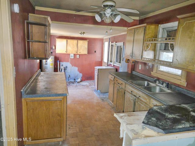 214 James Arthur Avenue, New Bern, NC 28560