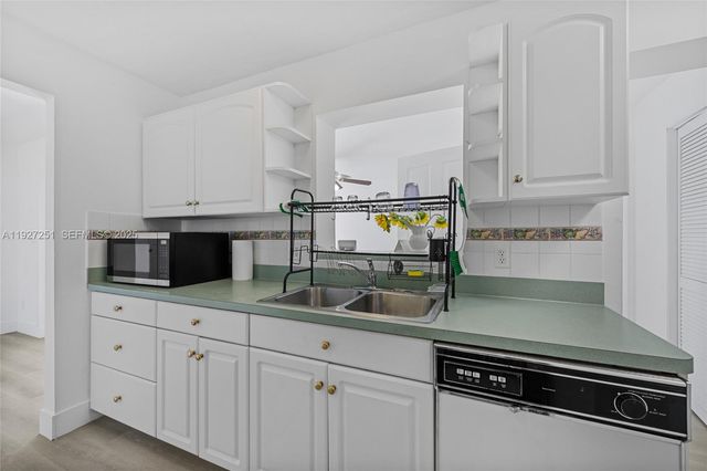 9864 SW 26th Ter, Miami, FL 33165