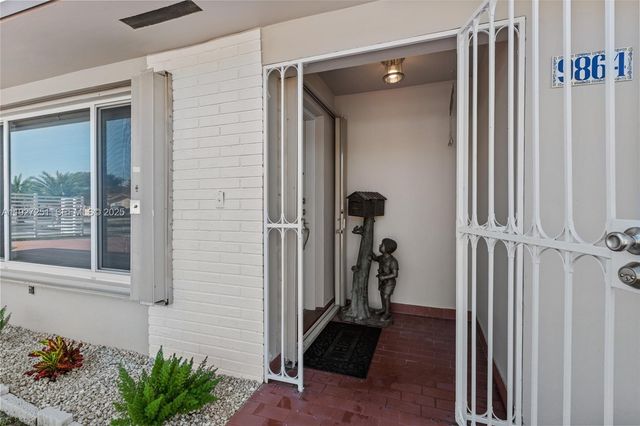 9864 SW 26th Ter, Miami, FL 33165