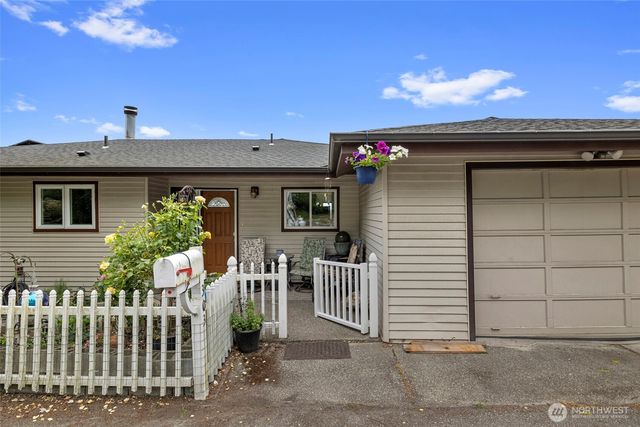 303 S 5th Street, Mount Vernon, WA 98274