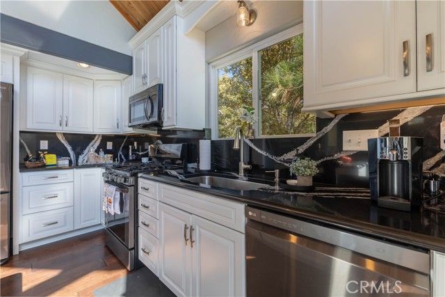 27482 Matterhorn, Lake Arrowhead, CA 92352