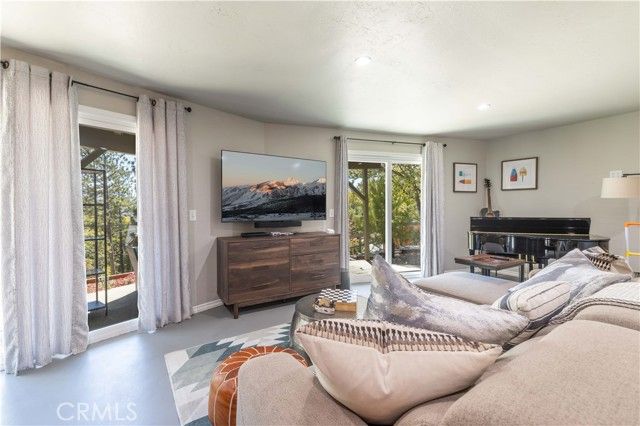 27482 Matterhorn, Lake Arrowhead, CA 92352