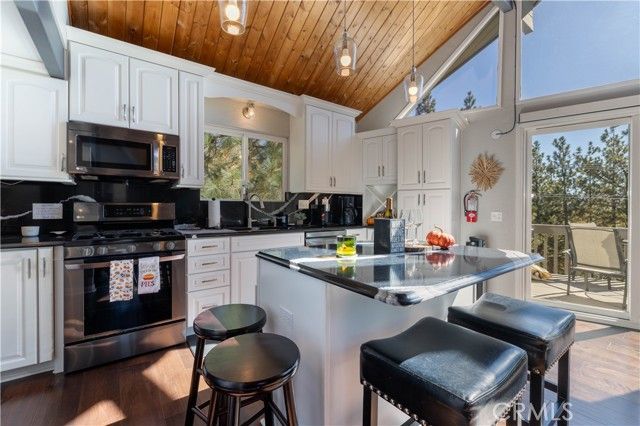 27482 Matterhorn, Lake Arrowhead, CA 92352