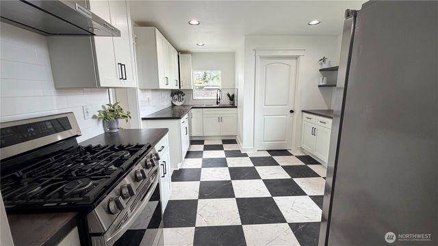 6512 Pacific Avenue, Tacoma, WA 98408
