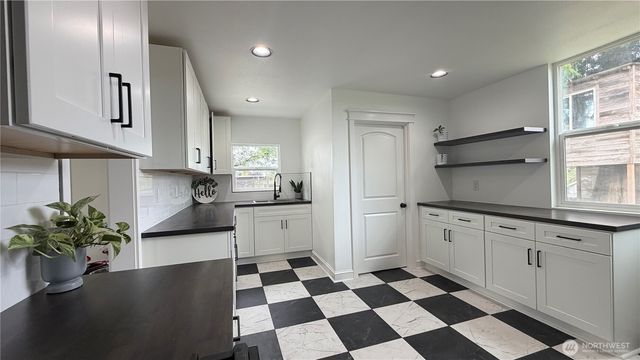 6512 Pacific Avenue, Tacoma, WA 98408