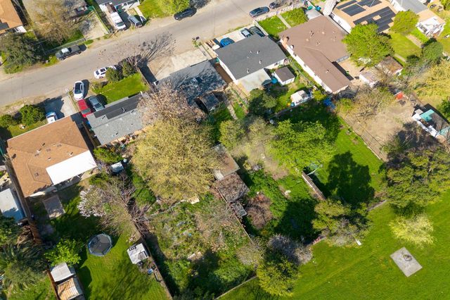 1446 Rhode Island Ave, Stockton, CA 95205