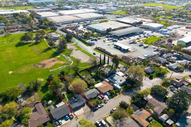 1446 Rhode Island Ave, Stockton, CA 95205