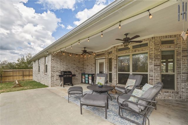 4820 Knight Drive, Bryan, TX 77802