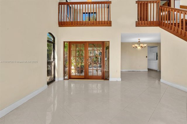 8249 NW 200th Ter, Hialeah, FL 33015