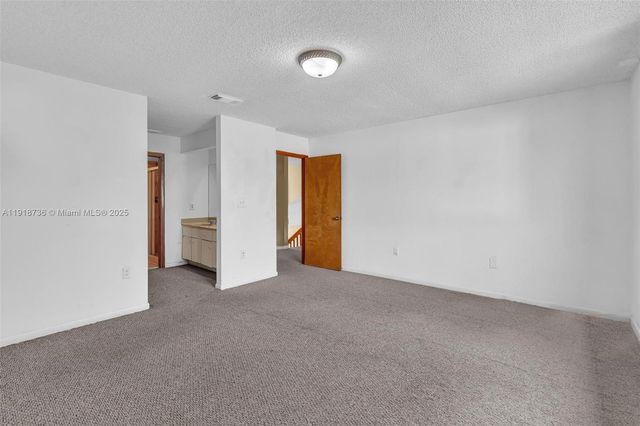 8249 NW 200th Ter, Hialeah, FL 33015