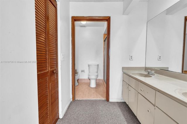 8249 NW 200th Ter, Hialeah, FL 33015