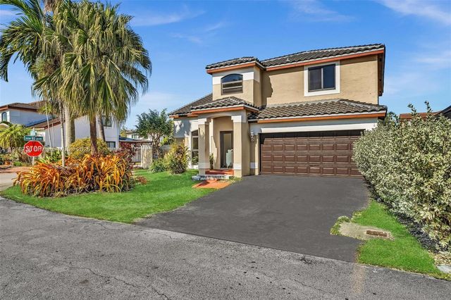 8249 NW 200th Ter, Hialeah, FL 33015