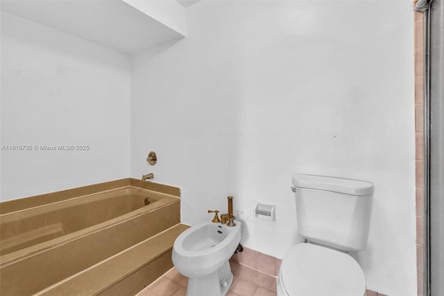 8249 NW 200th Ter, Hialeah, FL 33015