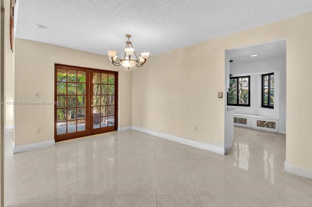 8249 NW 200th Ter, Hialeah, FL 33015