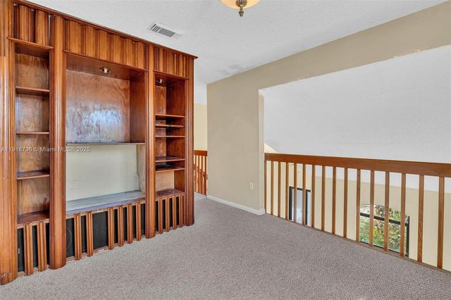 8249 NW 200th Ter, Hialeah, FL 33015