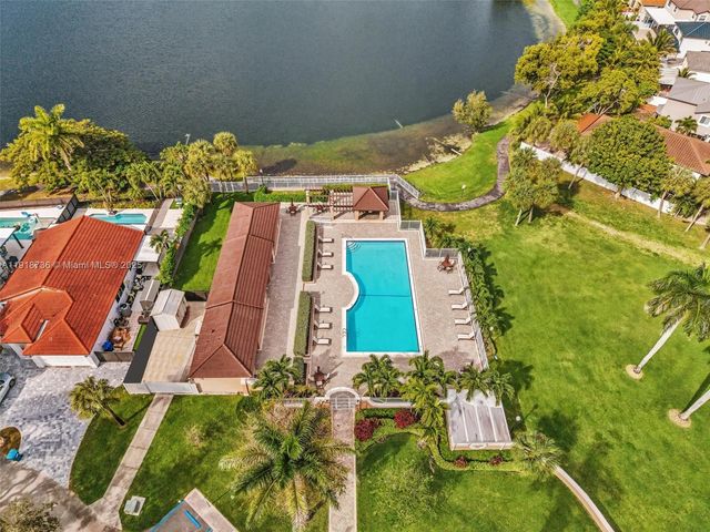 8249 NW 200th Ter, Hialeah, FL 33015