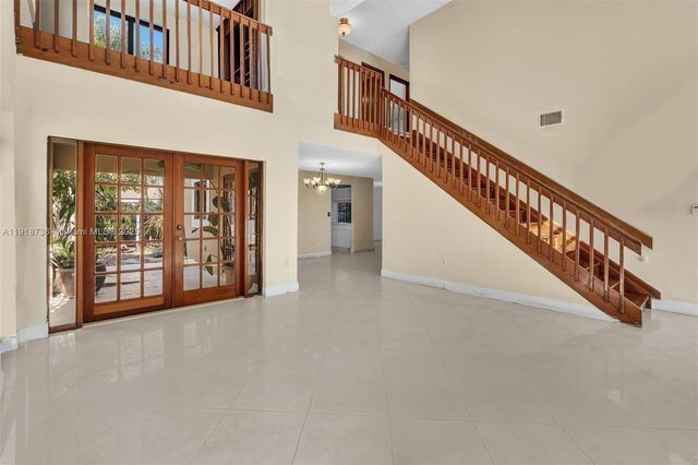 8249 NW 200th Ter, Hialeah, FL 33015