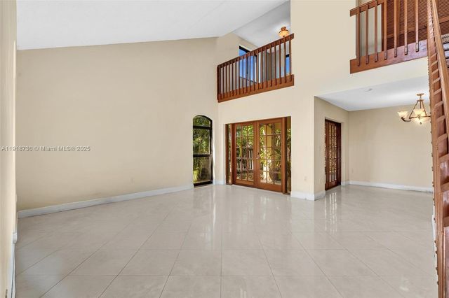 8249 NW 200th Ter, Hialeah, FL 33015