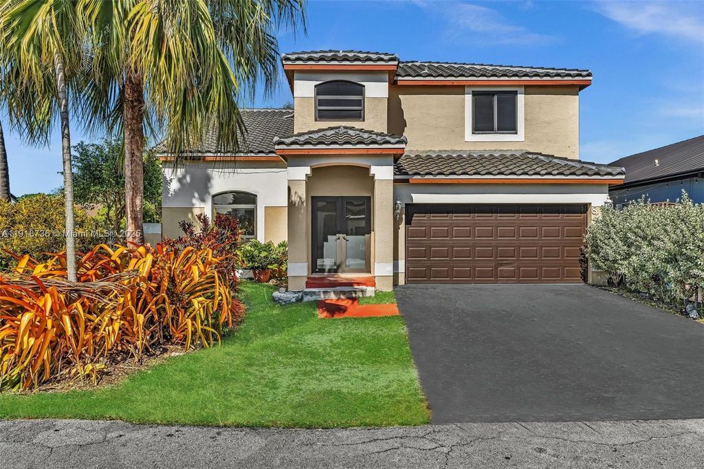 8249 NW 200th Ter, Hialeah, FL 33015