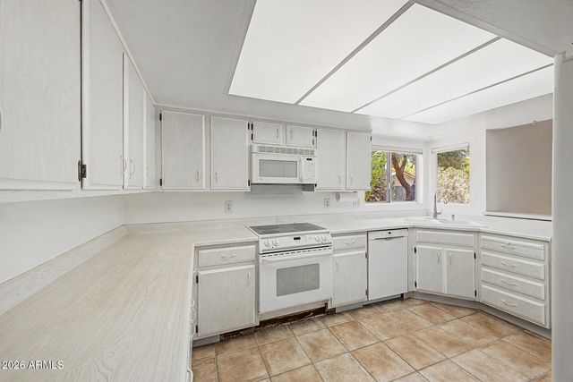26413 S SHERBROOK Drive, Sun Lakes, AZ 85248