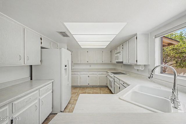 26413 S SHERBROOK Drive, Sun Lakes, AZ 85248