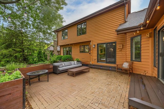 2734 Alyssa Drive, Naperville, IL 60565