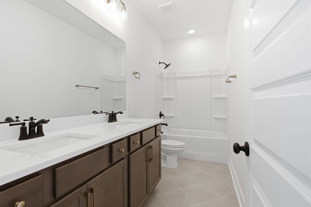 835 Drivers Cir, Columbia, TN 38401