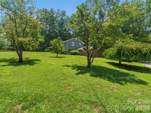 20 S Oak Forest Drive, Asheville, NC 28803