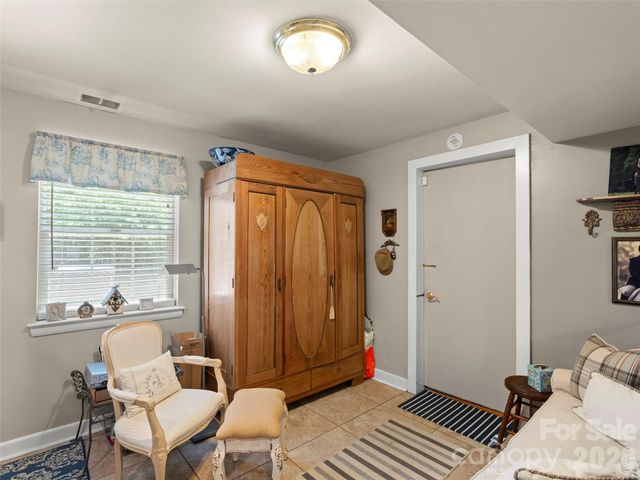 20 S Oak Forest Drive, Asheville, NC 28803