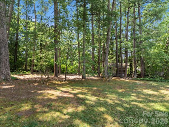 20 S Oak Forest Drive, Asheville, NC 28803