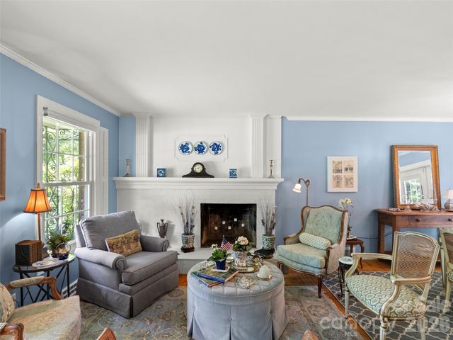 20 S Oak Forest Drive, Asheville, NC 28803