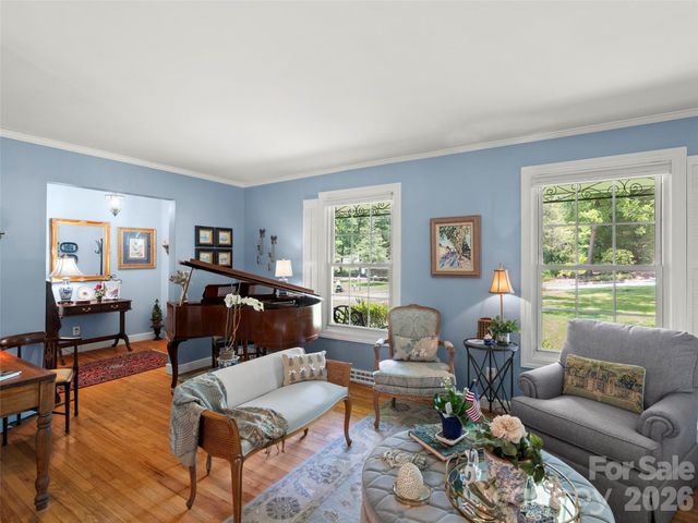 20 S Oak Forest Drive, Asheville, NC 28803