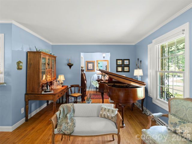20 S Oak Forest Drive, Asheville, NC 28803