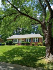 5724 Telfair Road, Charlotte, NC 28210