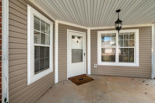 308 Sweetwater Ln., Hattiesburg, MS 39402