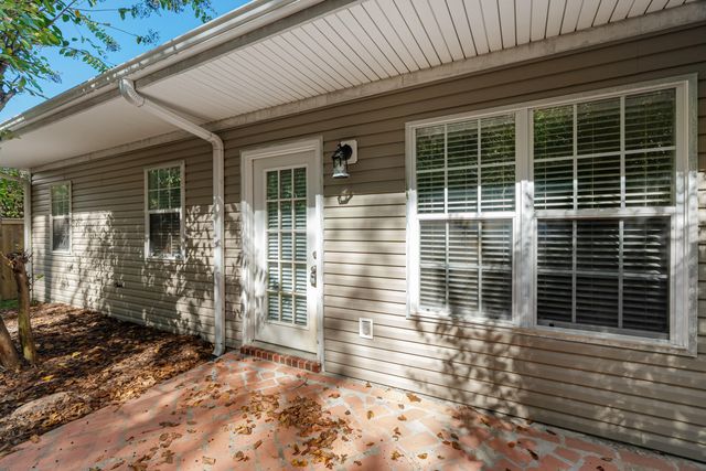 308 Sweetwater Ln., Hattiesburg, MS 39402