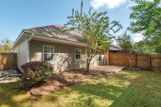 308 Sweetwater Ln., Hattiesburg, MS 39402