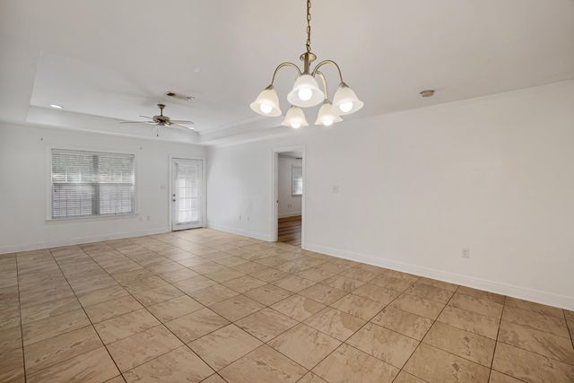 308 Sweetwater Ln., Hattiesburg, MS 39402