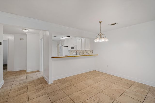 308 Sweetwater Ln., Hattiesburg, MS 39402