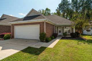 308 Sweetwater Ln., Hattiesburg, MS 39402