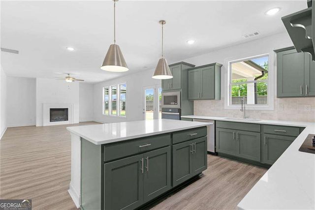 982 Homepark Circle, Buford, GA 30518
