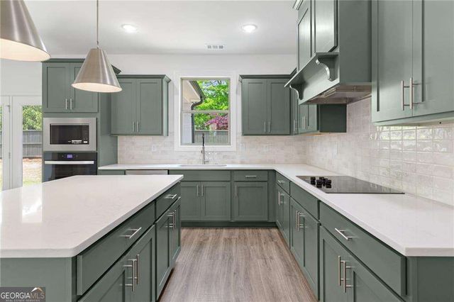 982 Homepark Circle, Buford, GA 30518