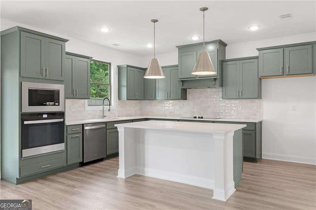 982 Homepark Circle, Buford, GA 30518