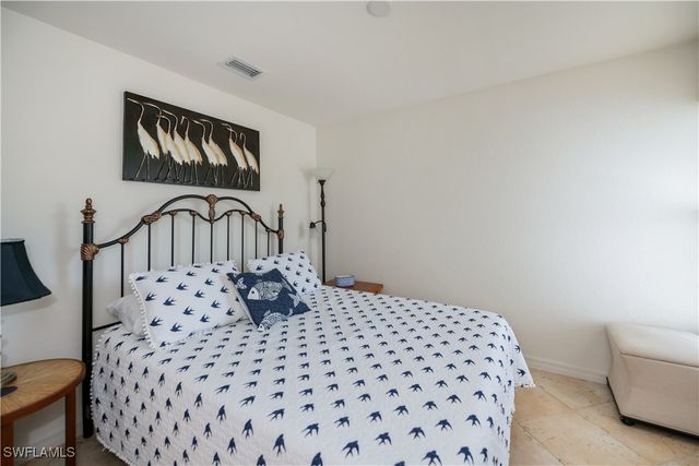 2335 Summersweet DR, Alva, FL 33920