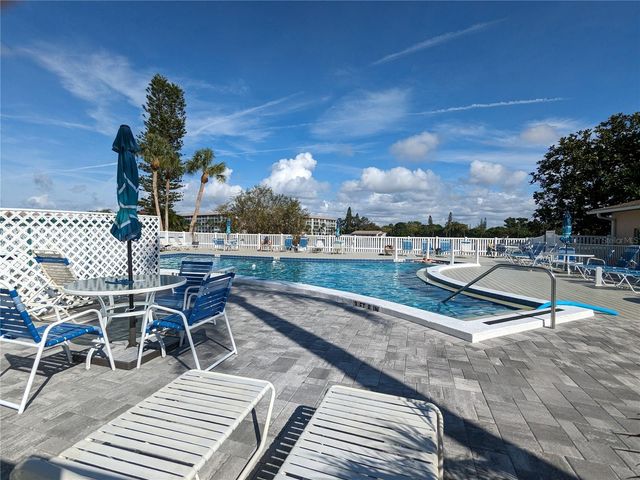 4133 HERON WAY E-202, Bradenton, FL 34205